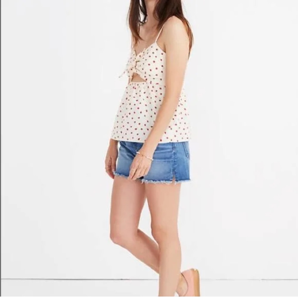 Size 6 excellent used condition Madewell strawberry keyhole cami